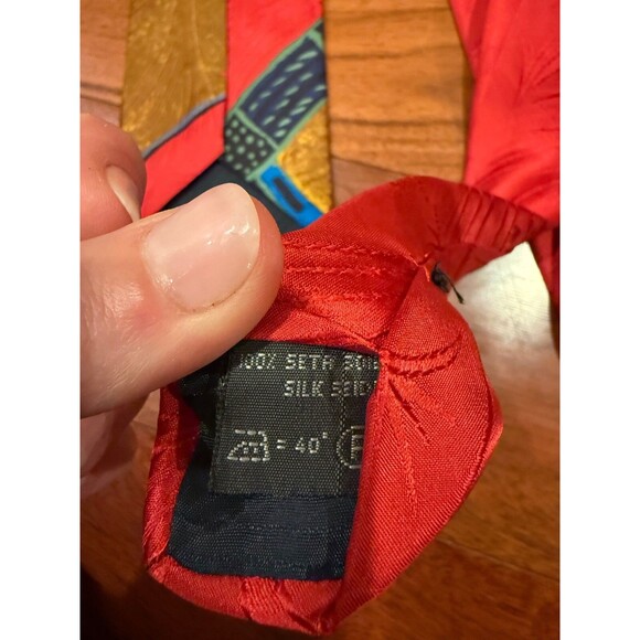 Ermenegildo Zegna Silk Tie Parrot Art Red Writing Men’s Neckwear | 3.75”W x 56"L - Picture 5 of 8